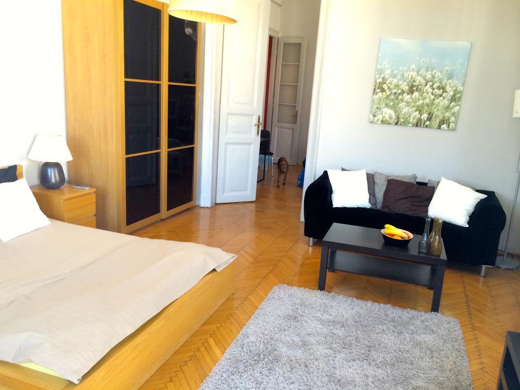 Budget Apartment By Hi5 - Oktober 6 Str 4 Budapest Eksteriør bilde