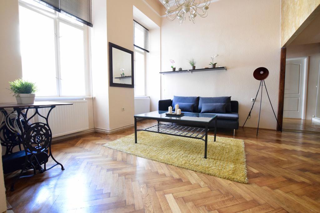 Budget Apartment By Hi5 - Oktober 6 Str 4 Budapest Eksteriør bilde