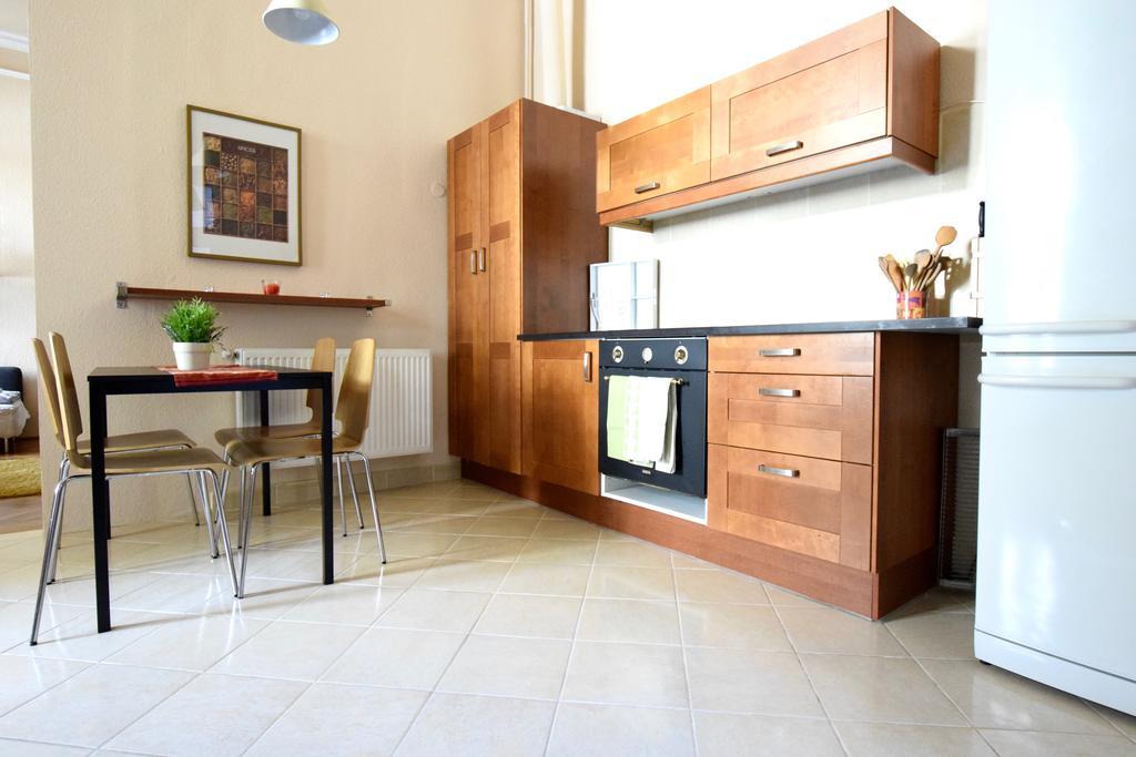 Budget Apartment By Hi5 - Oktober 6 Str 4 Budapest Eksteriør bilde