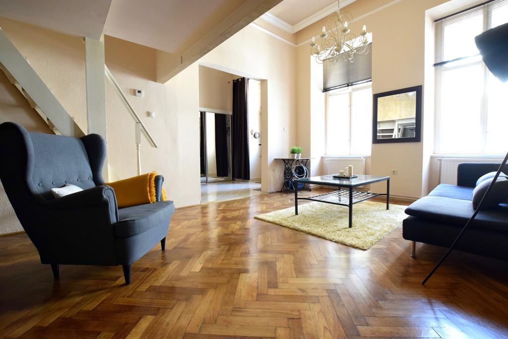 Budget Apartment By Hi5 - Oktober 6 Str 4 Budapest Eksteriør bilde